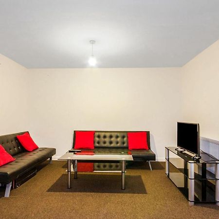 Spacious Studio Flat- Watford Junction & Harry Potter World Exterior photo